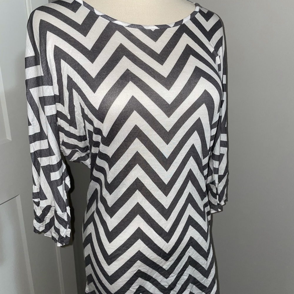 Quarter-Sleeve Fashion Top